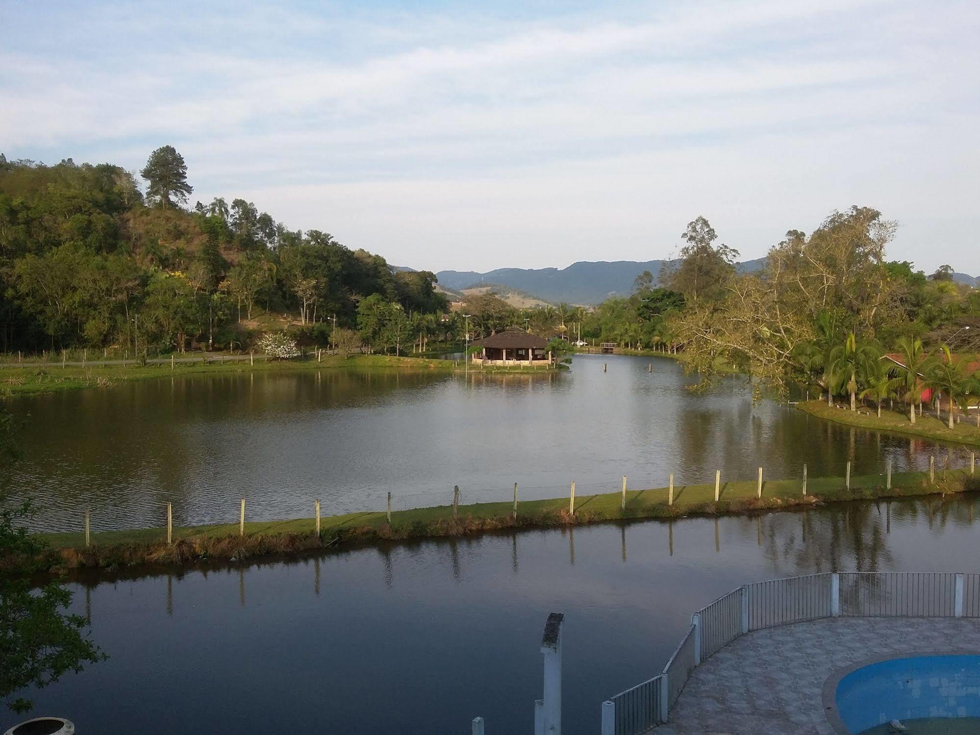 Hotel Termas Do Lago グラバタウ エクステリア 写真